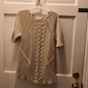 Beige short sleeved sweater